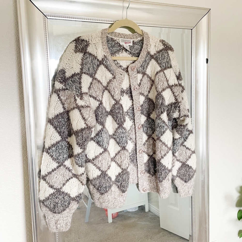 Vintage Luxury Sweater - Picture 3 of 8